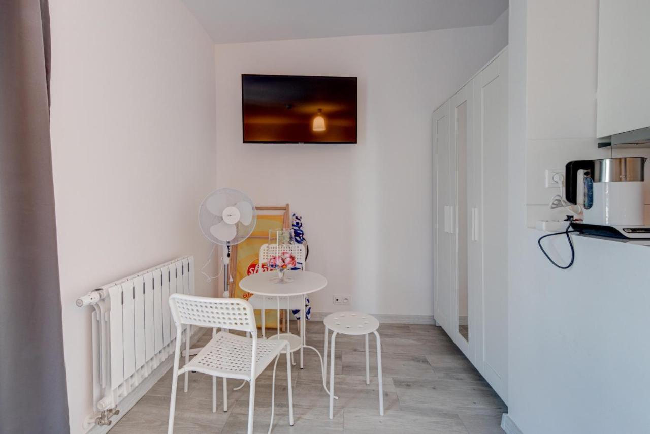 Pod Winogronem - Apartamenty Z Basenem I Wyzywieniem Pobierowo Dış mekan fotoğraf