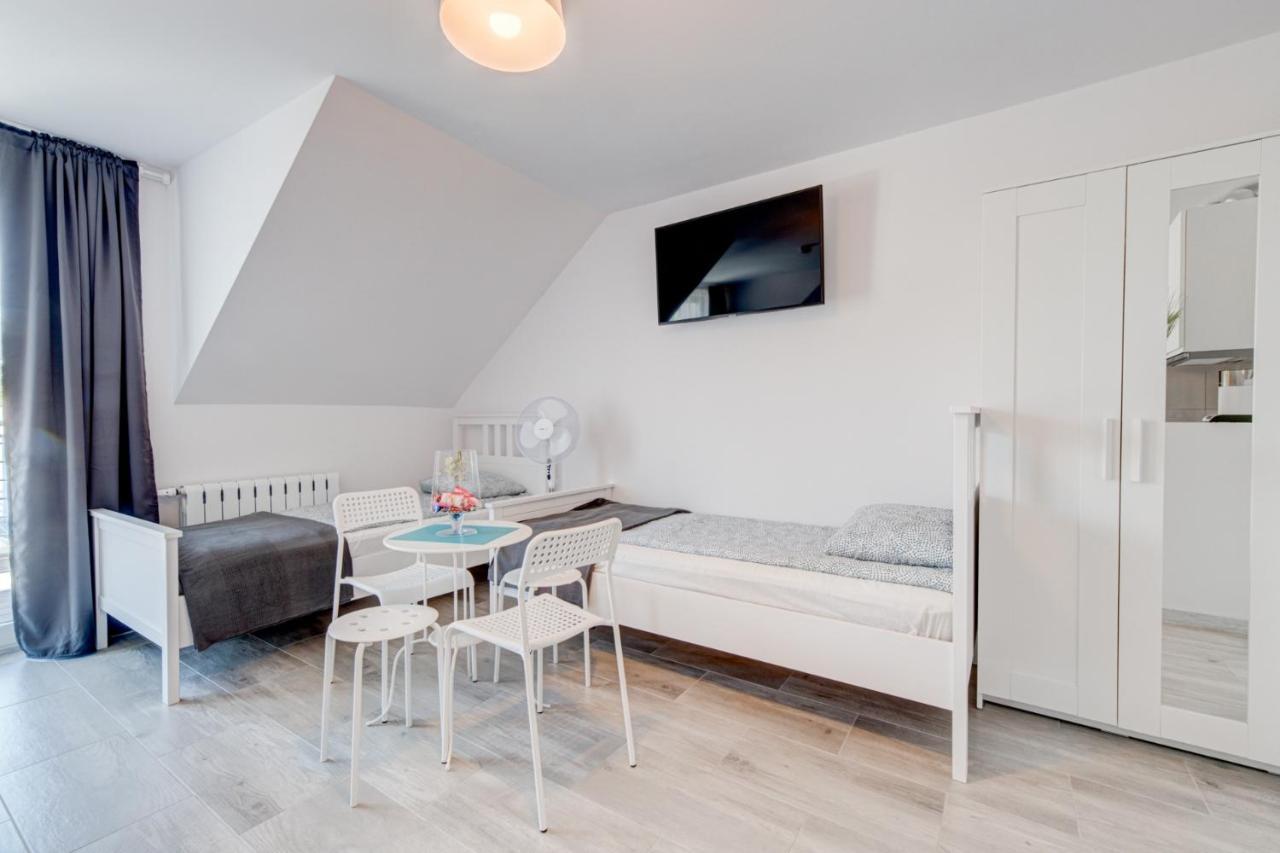 Pod Winogronem - Apartamenty Z Basenem I Wyzywieniem Pobierowo Dış mekan fotoğraf