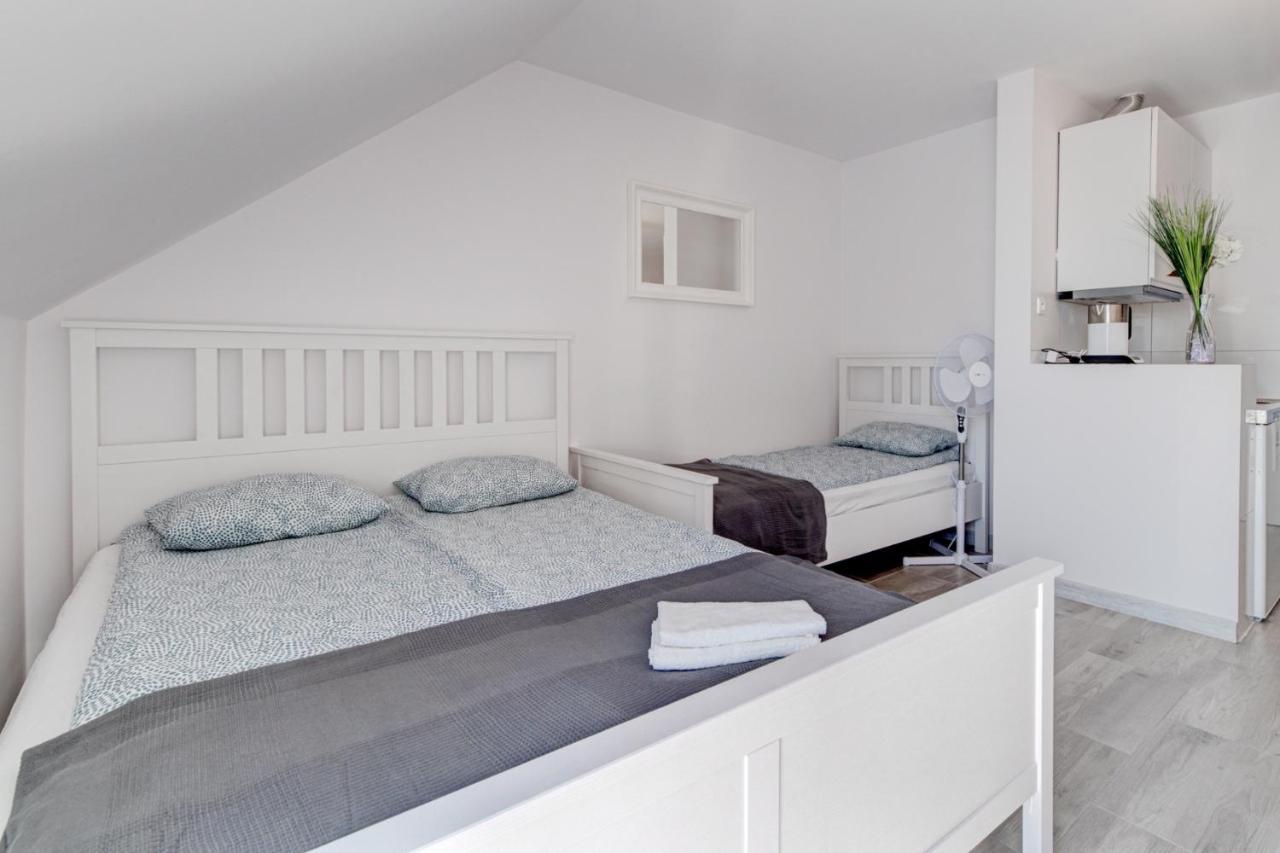 Pod Winogronem - Apartamenty Z Basenem I Wyzywieniem Pobierowo Dış mekan fotoğraf