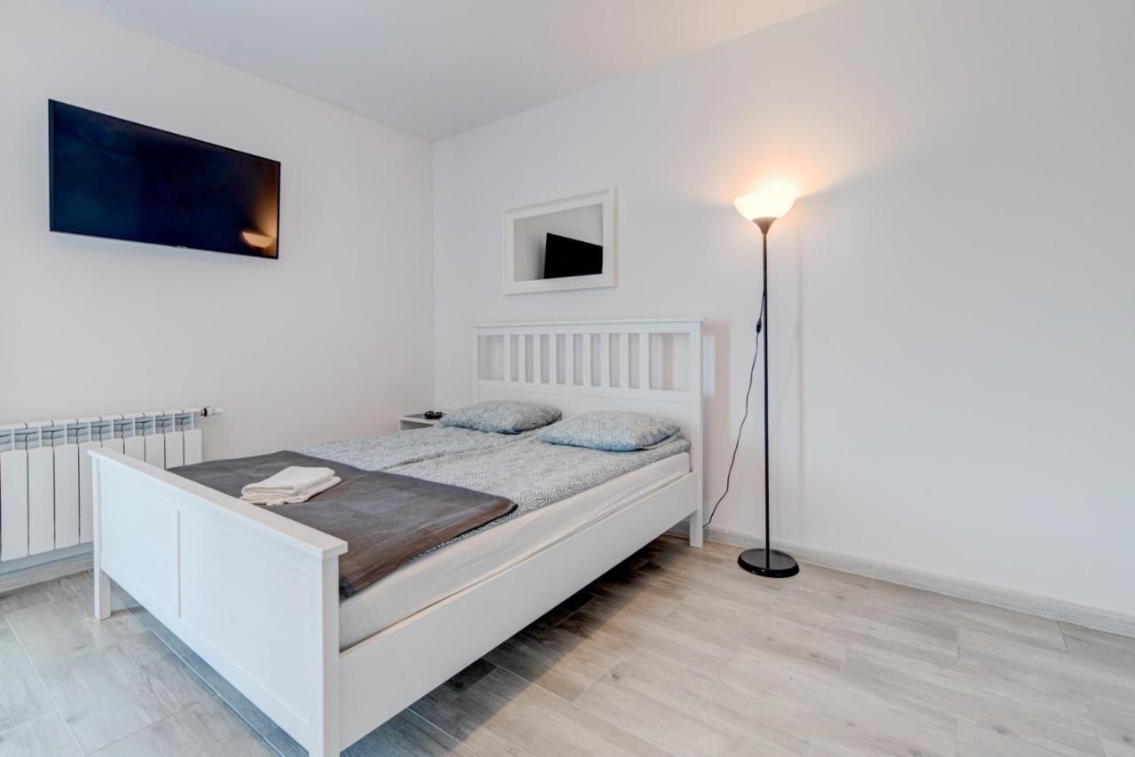 Pod Winogronem - Apartamenty Z Basenem I Wyzywieniem Pobierowo Dış mekan fotoğraf