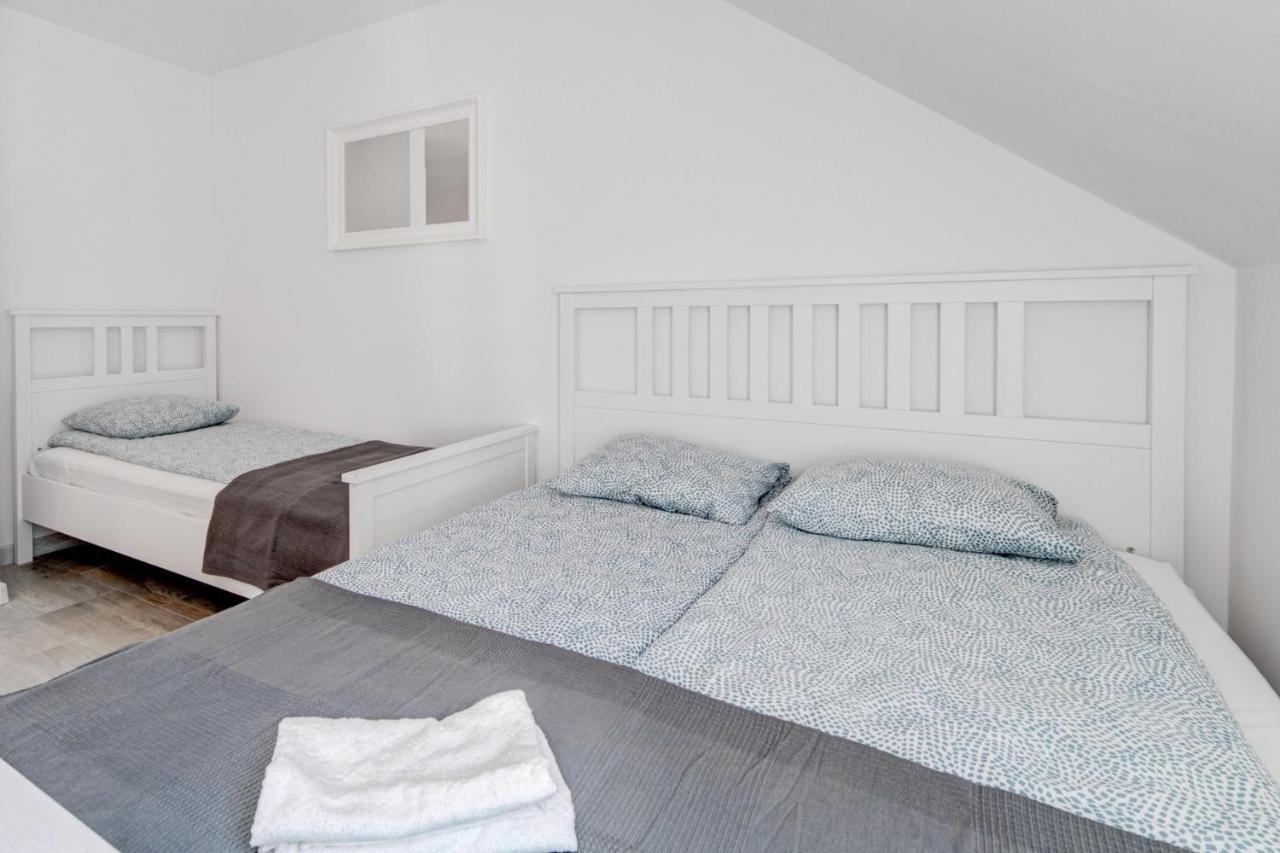 Pod Winogronem - Apartamenty Z Basenem I Wyzywieniem Pobierowo Dış mekan fotoğraf