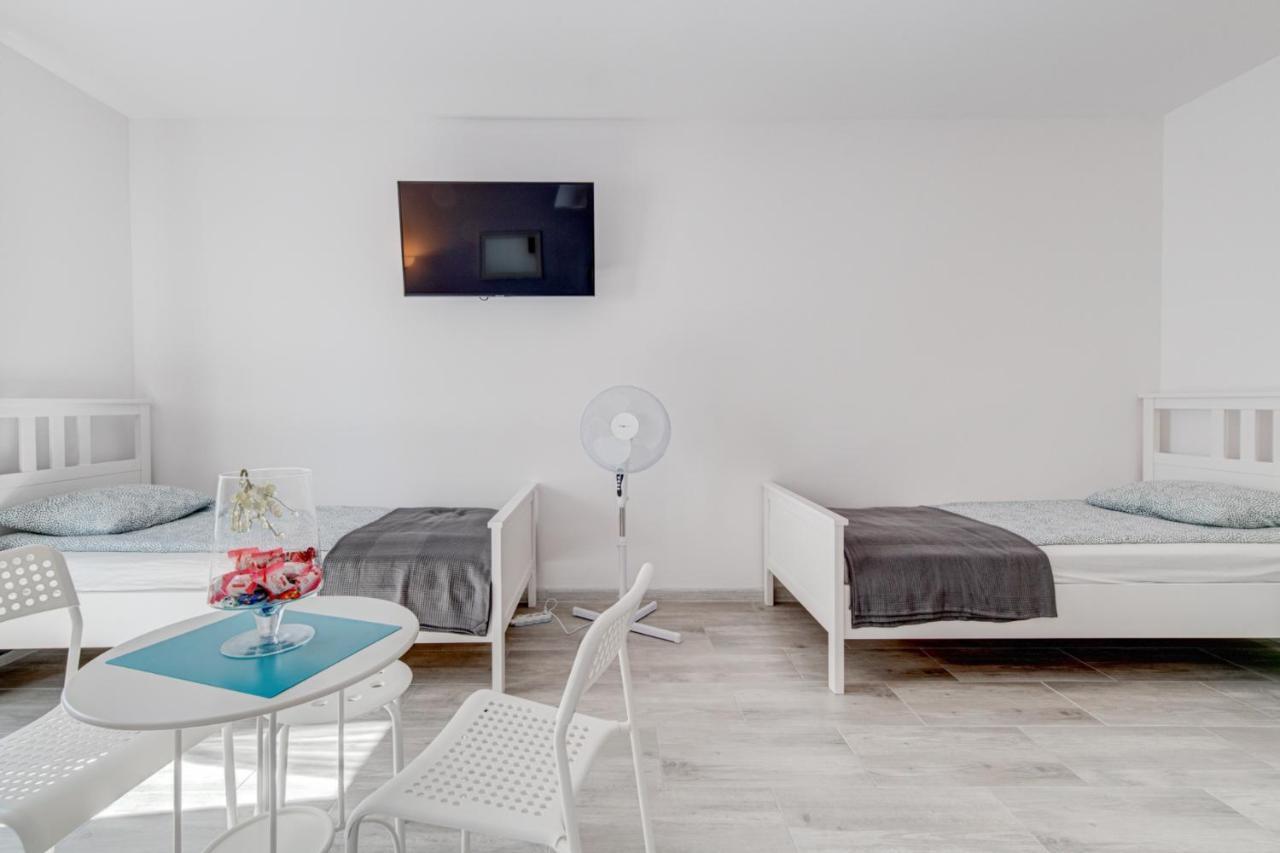 Pod Winogronem - Apartamenty Z Basenem I Wyzywieniem Pobierowo Dış mekan fotoğraf