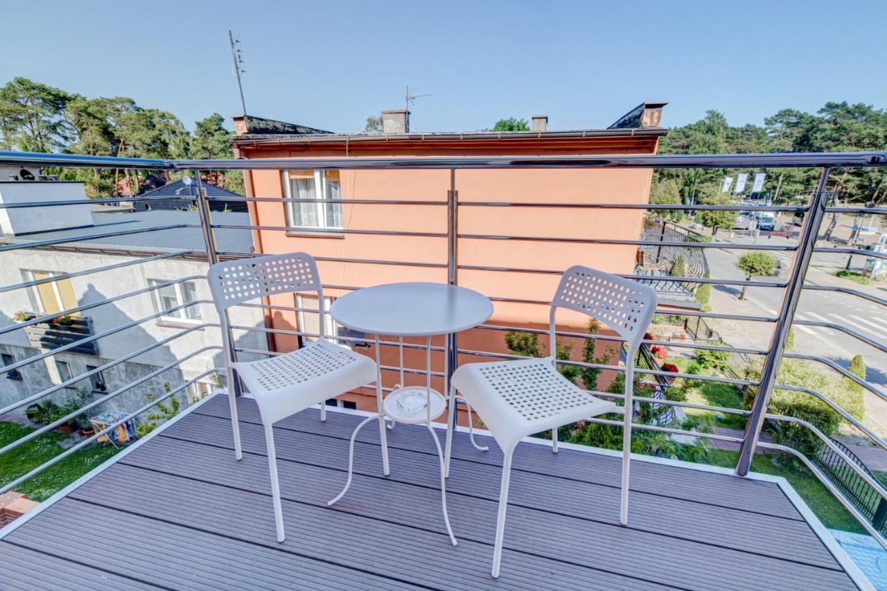 Pod Winogronem - Apartamenty Z Basenem I Wyzywieniem Pobierowo Dış mekan fotoğraf