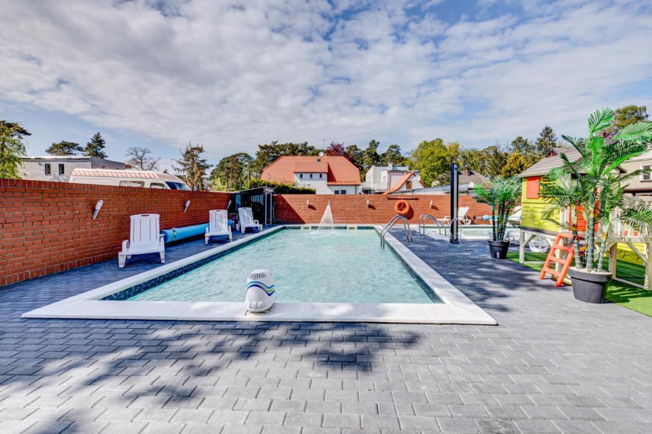 Pod Winogronem - Apartamenty Z Basenem I Wyzywieniem Pobierowo Dış mekan fotoğraf